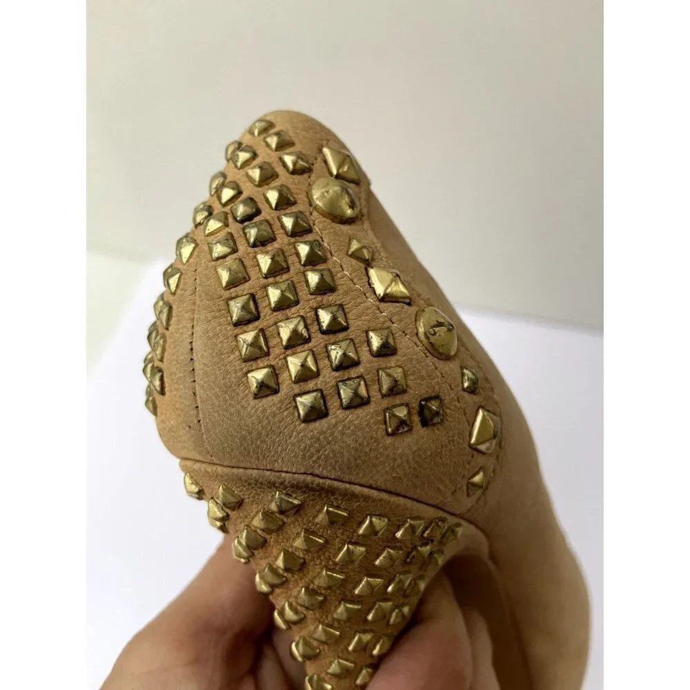 ✨2/$20✨ Vince Camuto Women's Tan‎ High Heels with Gold Tacks Pumps Size 6